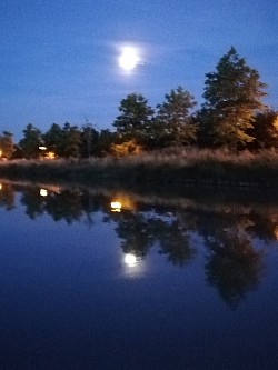 Clair de lune à Villeneuve lès Béziers